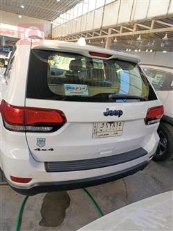 جیپ گراند شیرۆکی